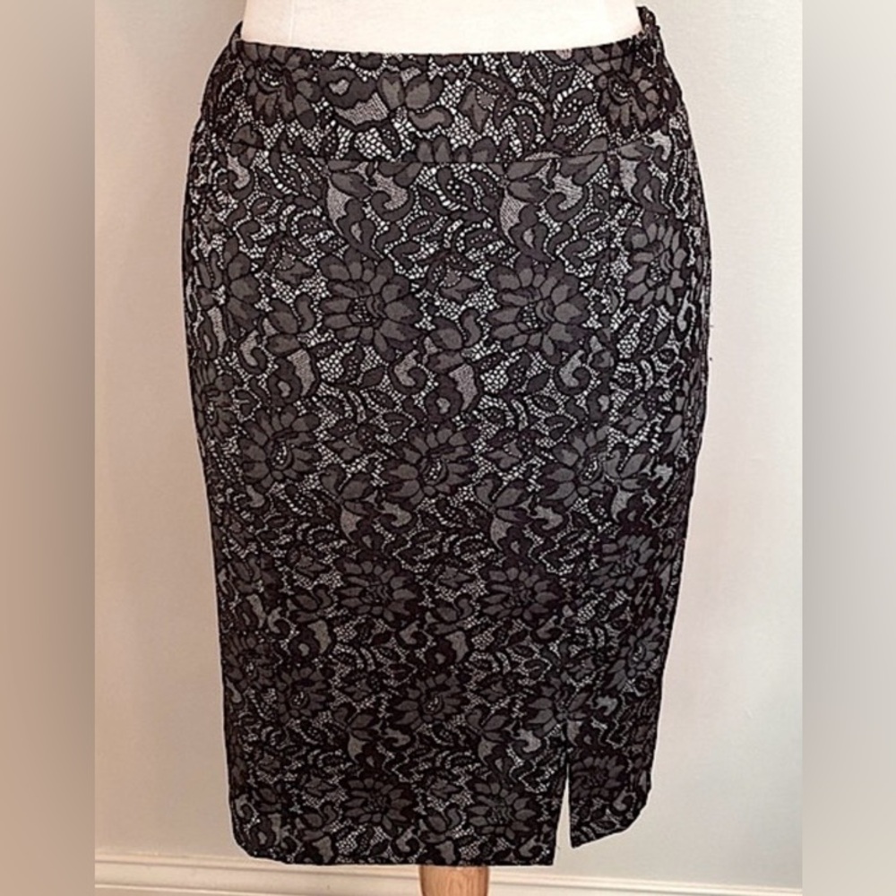 Worthington Stretch Black White Lace Print 4 Corporate Sleek Office Chic Skirt